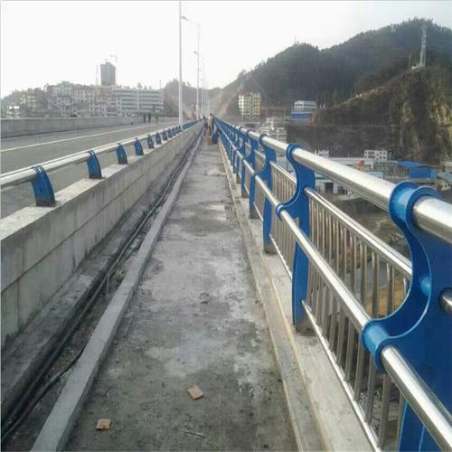 長春不銹鋼復(fù)合管護欄 長春不銹鋼復(fù)合管護欄